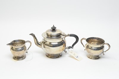 Lot 127 - An early 20th Century silver tea service, by Reid & Sons
