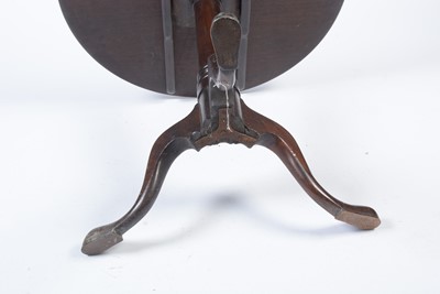 Lot 1441 - A George III mahogany tripod tilt action table