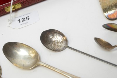 Lot 125 - A selection of Georgian and later silver cutlery