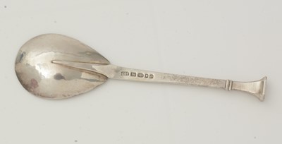 Lot 497 - An Elizabeth II silver hand-made seal top spoon