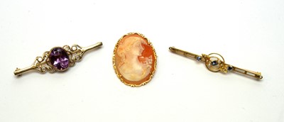 Lot 93 - A selection of three gold brooches