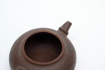 Lot 834 - Chinese Yixing teapot