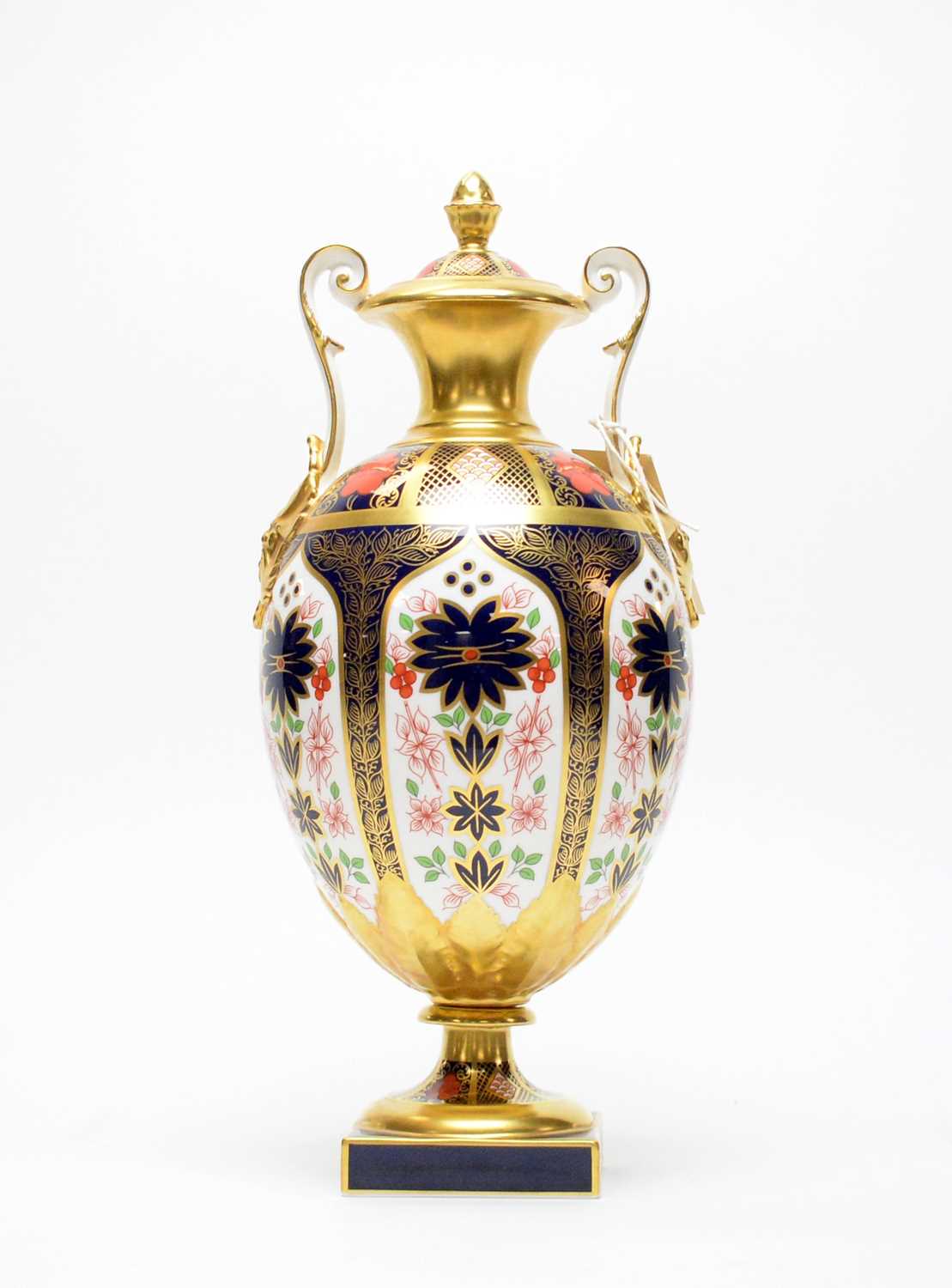 Lot 193 - A Royal Crown Derby Old Imari twin handled Repton vase and cover