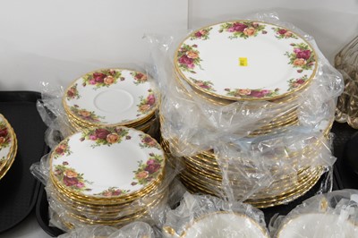 Lot 327 - A Royal Albert ‘Old Country Roses’ pattern dinner service