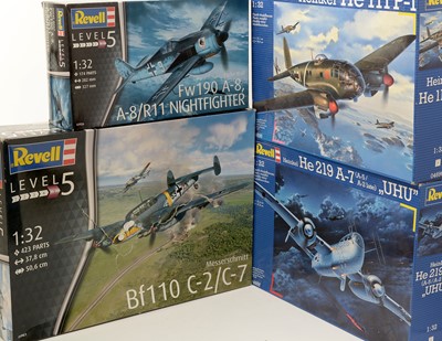 Lot 197 - Twelve Revell model constructor kits