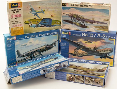 Lot 205 - Twelve Revell model constructor kits