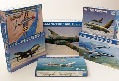 Lot 209 - Eight Trumpeter model constructor kits