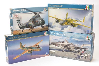 Lot 221 - Seventeen Italeri model constructor kits