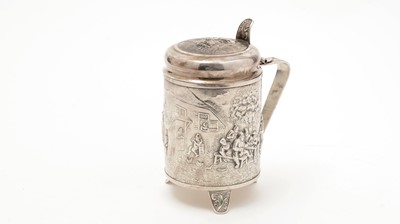 Lot 216 - A 20th Century Continental silver tankard