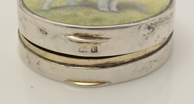 Lot 483 - A George V small silver compact