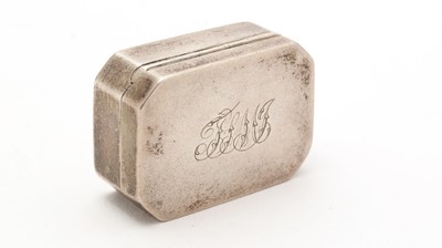 Lot 510 - A George III silver vinaigrette