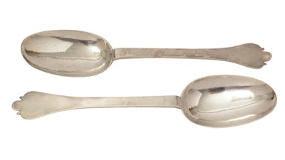 Lot 302 - A pair of William III silver trefid spoons