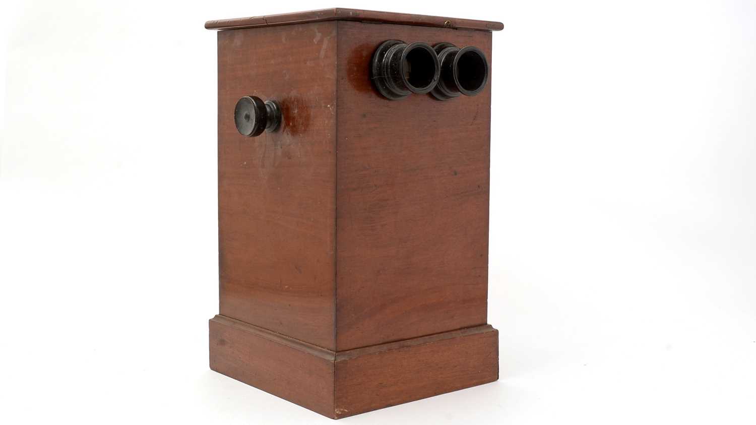 Lot 701 - An early 20th Century mahogany table top stereoscope slide viewer