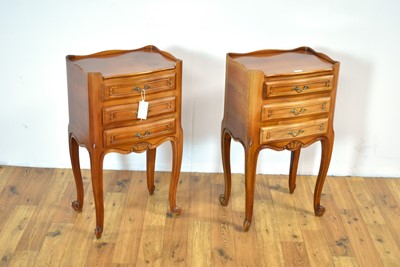 Lot 5 - NF Meuble Ameublements: A pair of French bedside chests