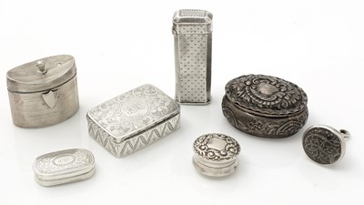 Lot 461 - A mixed lot of silver items