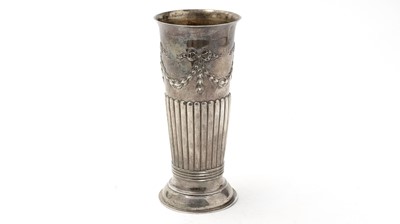 Lot 185 - A late Victorian silver vase