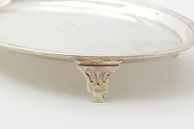 Lot 172 - A George III silver North Country provincial teapot stand