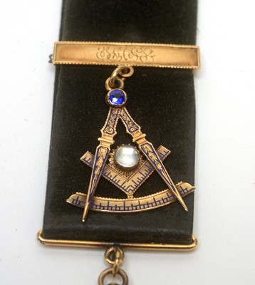 Lot 76 - A masonic fob pendant, and a gold, enamel and turquoise brooch