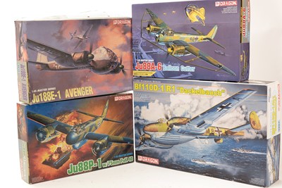 Lot 250 - Thirteen Dragon model constructor kits