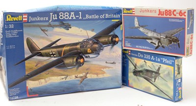 Lot 253 - Eight Revell model constructor kits