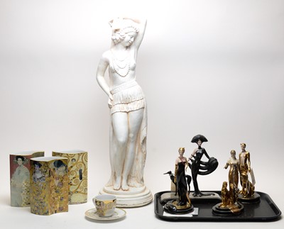 Lot 350 - A collection of decorative ceramics