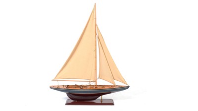 Lot 1314 - A 20th Century pond yacht model