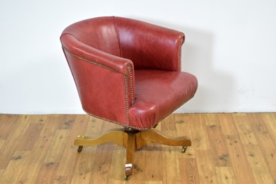 Lot 51 - A 20th Century swivel action office chair by Hillcrest