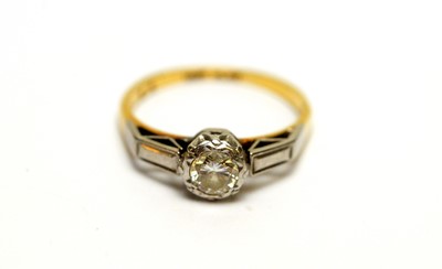Lot 87 - An Art Deco solitaire diamond ring