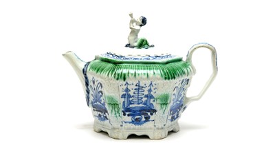 Lot 887 - Pearlware teapot