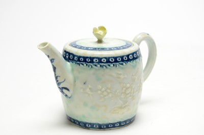 Lot 888 - Worcester barrel shaped teapot