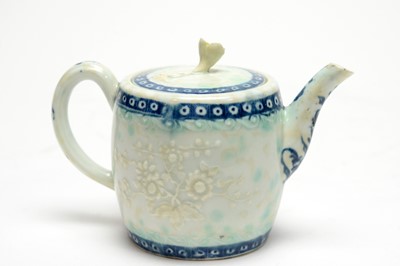 Lot 888 - Worcester barrel shaped teapot