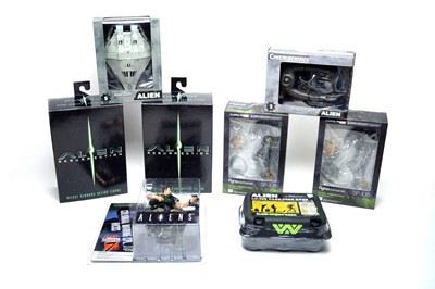 Lot 377 - A collection of Alien figures, various makers.