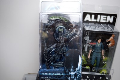 Lot 382 - A collection of Neca Alien figures.