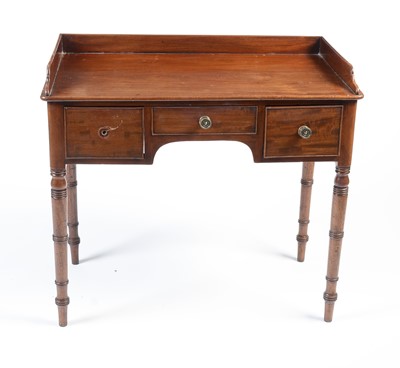 Lot 1377 - A Regency mahogany tray-top side table