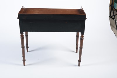 Lot 928 - A Regency mahogany tray-top side table