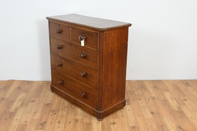 Lot 25 - A Victorian mahogany chest of drawers