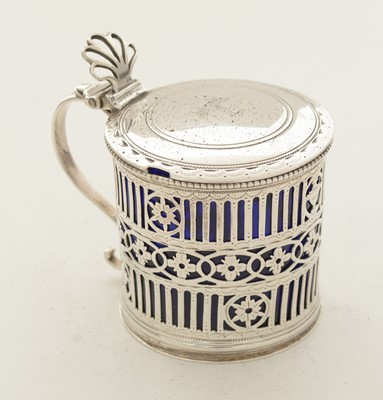 Lot 68 - A George III silver mustard pot