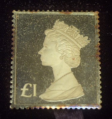 Lot 958 - Hallmarks Replica Limited The Penny Black and The £1 Machin stamp replicas