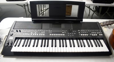 Lot 631 - A Yamaha PSR-SX600 digital keyboard