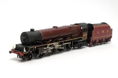 Lot 7 - Hornby 00-gauge locomotives and their tenders