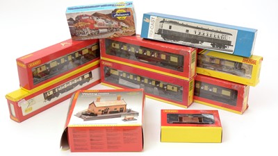 Lot 119 - Hornby and other model railway items