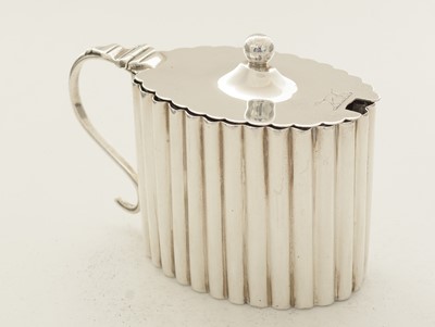 Lot 91 - A George III silver mustard pot