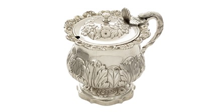 Lot 92 - A George IV silver decorative mustard pot