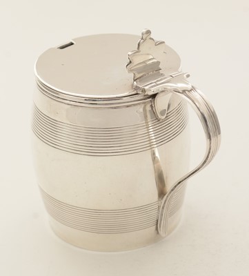 Lot 93 - A George III silver mustard pot