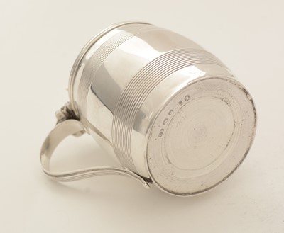 Lot 93 - A George III silver mustard pot