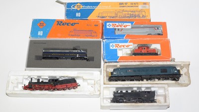 Lot 78 - Eight 00-gauge locomotives