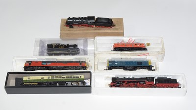 Lot 81 - Seven assorted 00-gauge locomotives