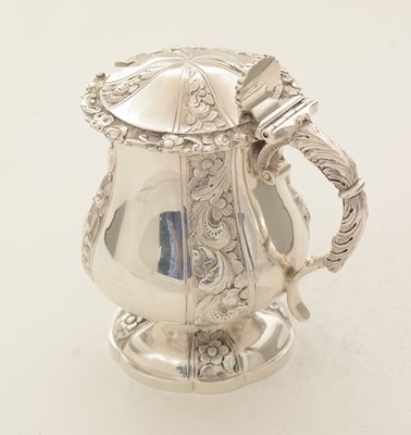 Lot 103 - A George IV silver mustard pot