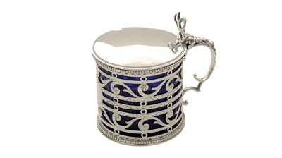 Lot 104 - A George III silver mustard pot