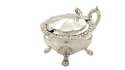 Lot 113 - A Victorian silver mustard pot